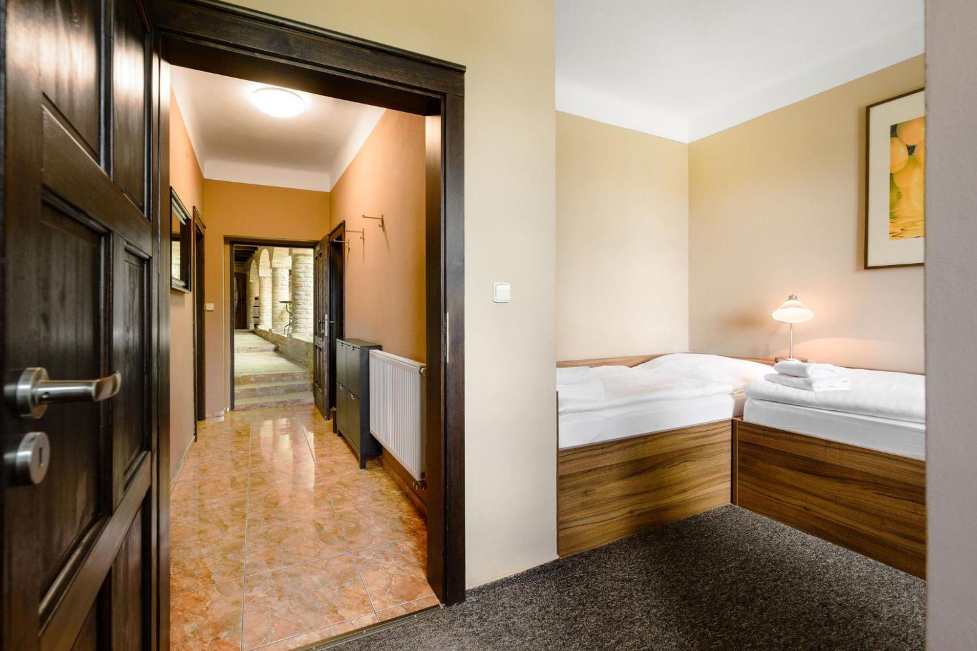 Villa Daniela Uvaly  Ngoại thất bức ảnh