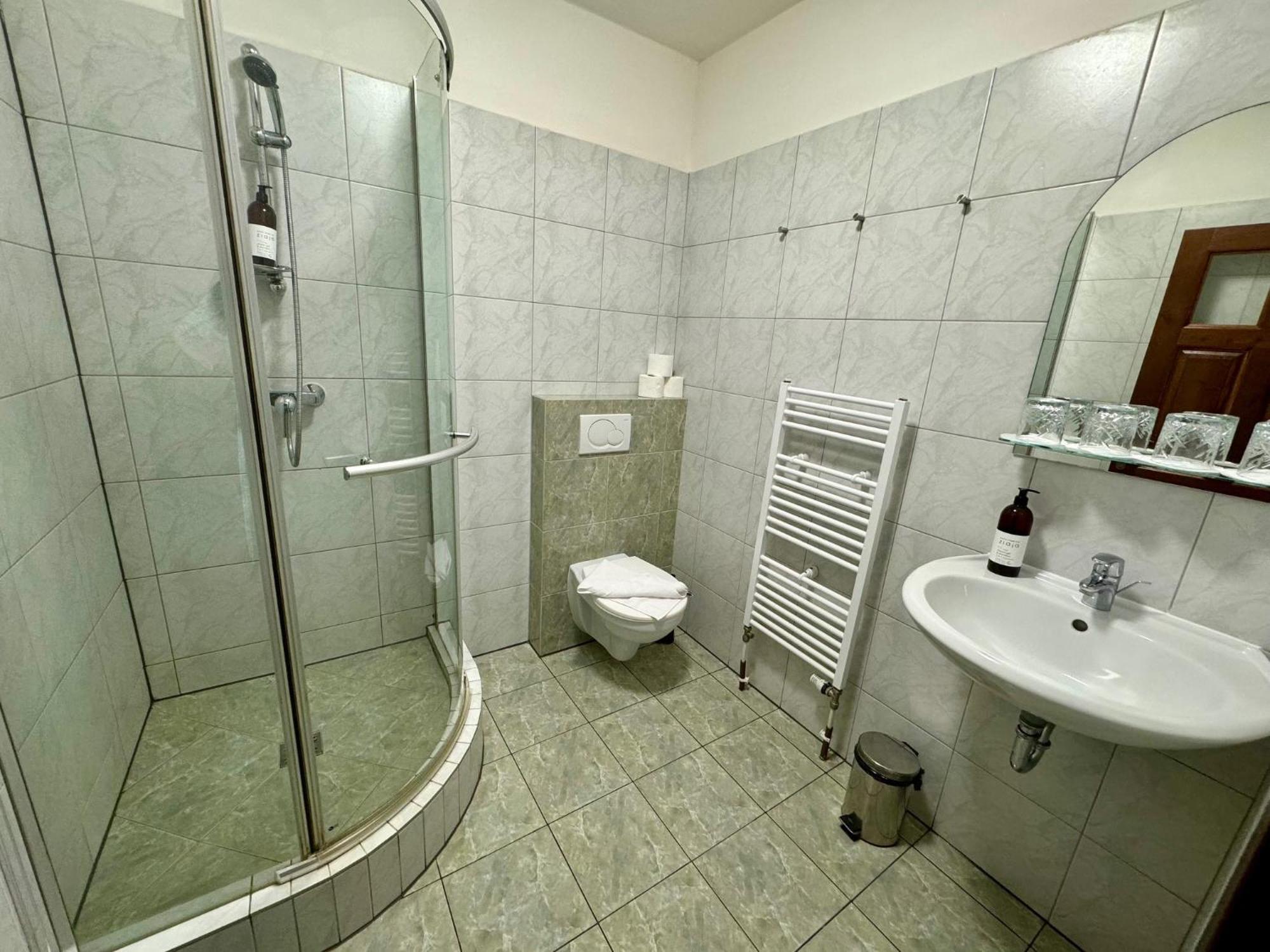 Villa Daniela Uvaly  Ngoại thất bức ảnh